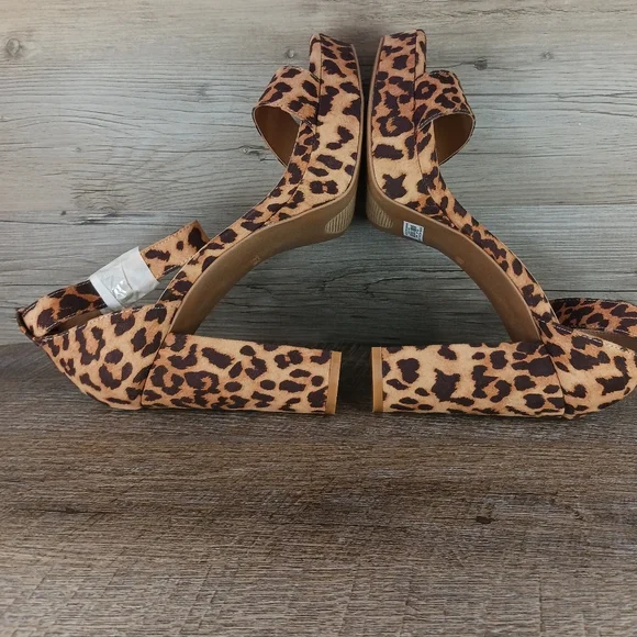 Sold-Torrid heels women's 9.5WW leopard print block - Picture 9 of 11
